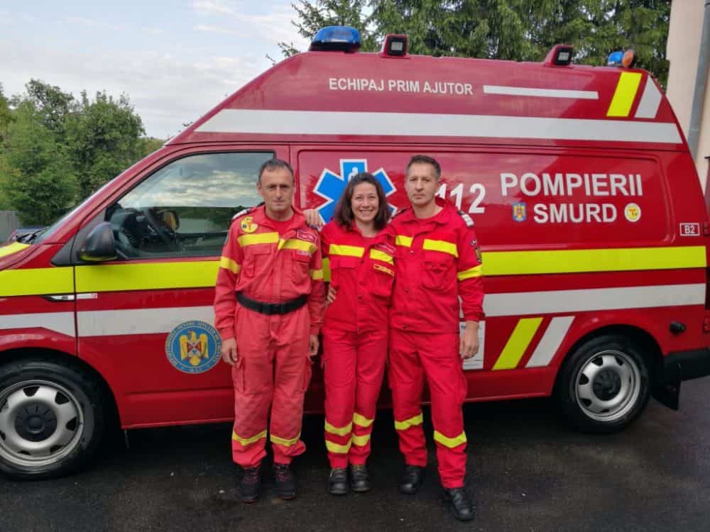 foto: o mămică din sibiu a născut în autospeciala smurd - paramedicii au moșit bebelușul