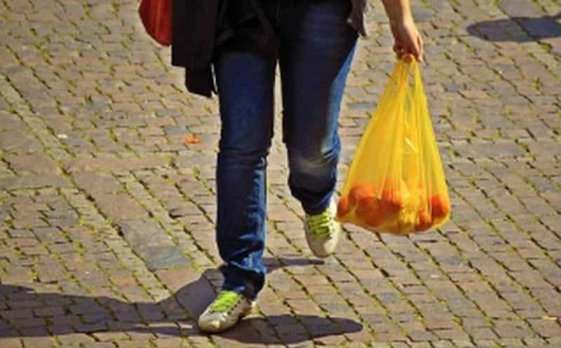 Pungile din plastic vor fi interzise în piețele din Sibiu