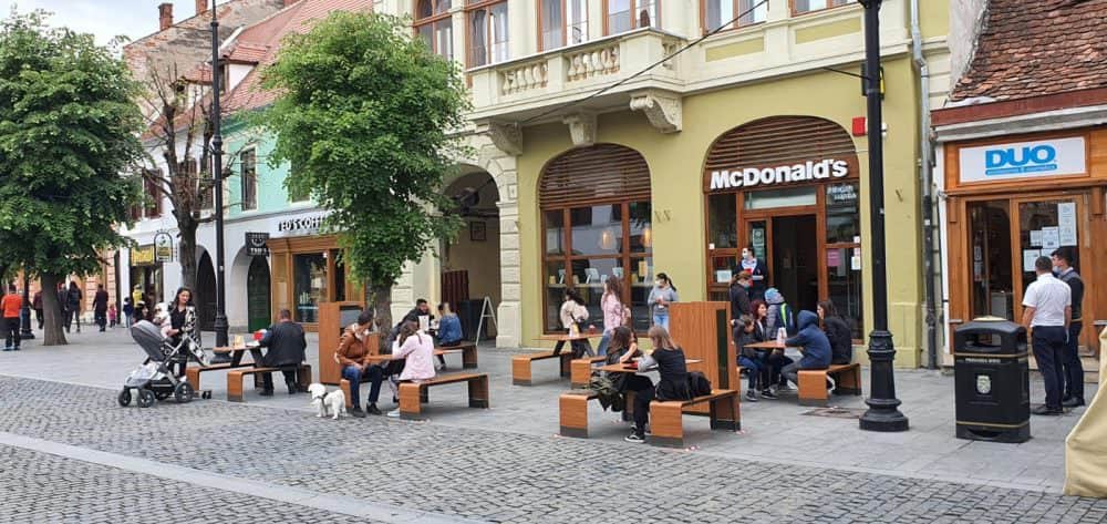 foto terasele au revenit la viață în sibiu - majoritatea s-au redeschis de luni