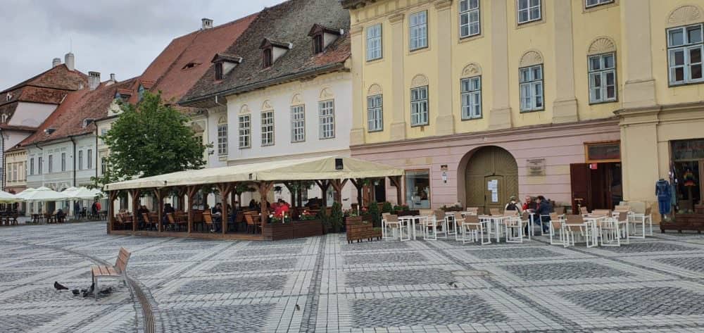 foto terasele au revenit la viață în sibiu - majoritatea s-au redeschis de luni