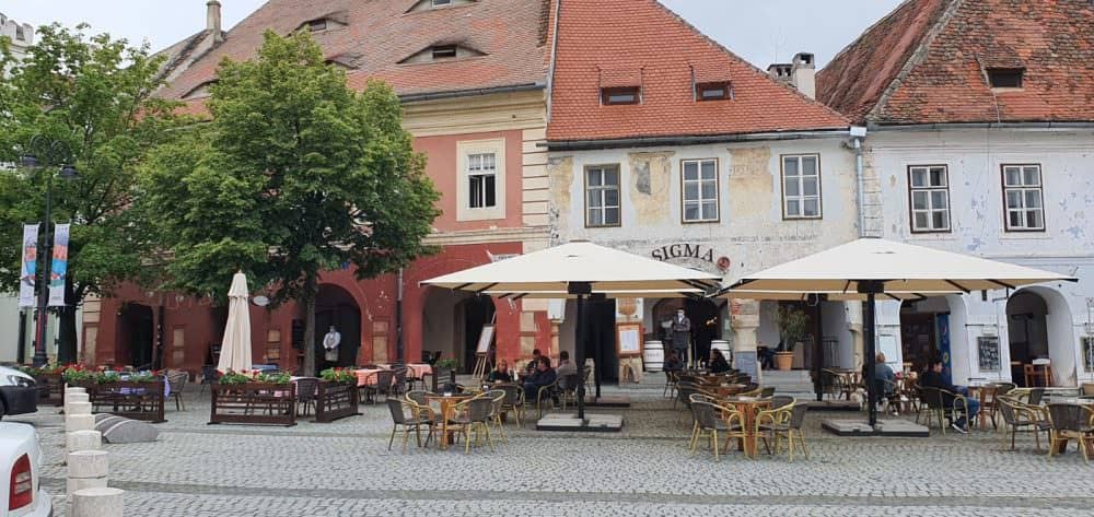 foto terasele au revenit la viață în sibiu - majoritatea s-au redeschis de luni