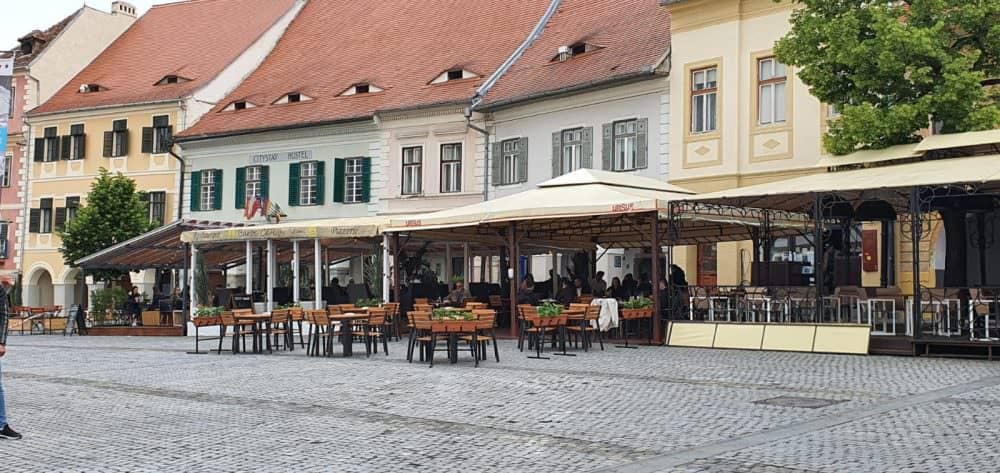 foto terasele au revenit la viață în sibiu - majoritatea s-au redeschis de luni