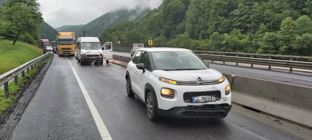 carambol pe valea oltului - trafic rutier blocat spre vâlcea