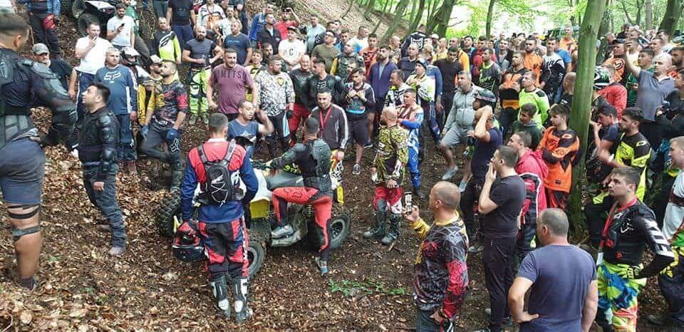 video foto: intâlnire ilegală a peste o sută de atv-iști la miercurea sibiului. s-a dat și o amendă