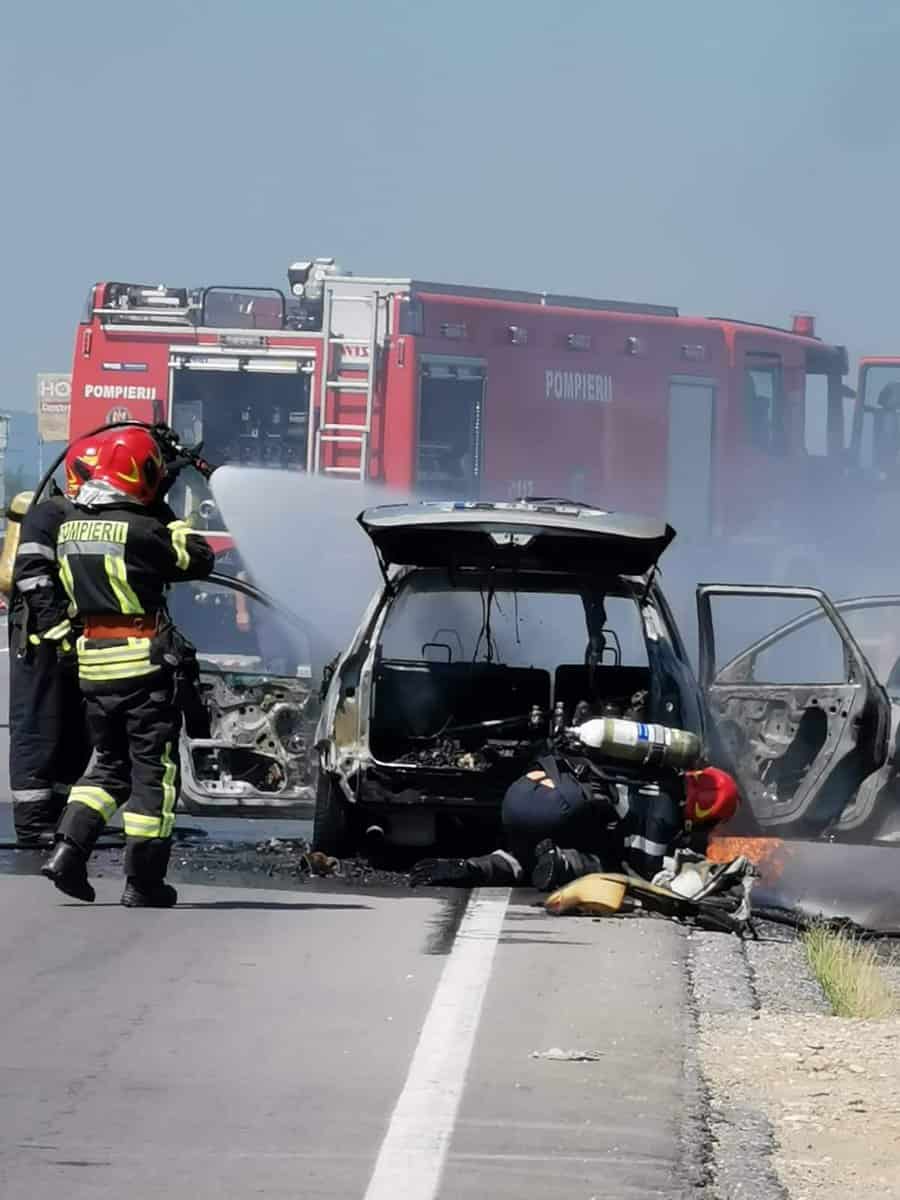 update foto autoturism în flăcări la intrare în cristian - traficul este blocat