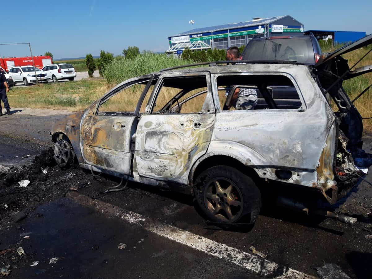 update foto autoturism în flăcări la intrare în cristian - traficul este blocat