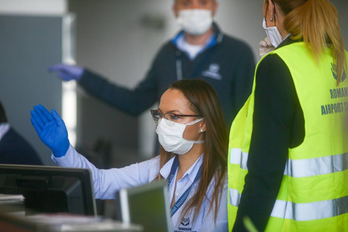 amenzi usturătoare pentru nerespectarea măsurilor de protecție la aeroportul din sibiu