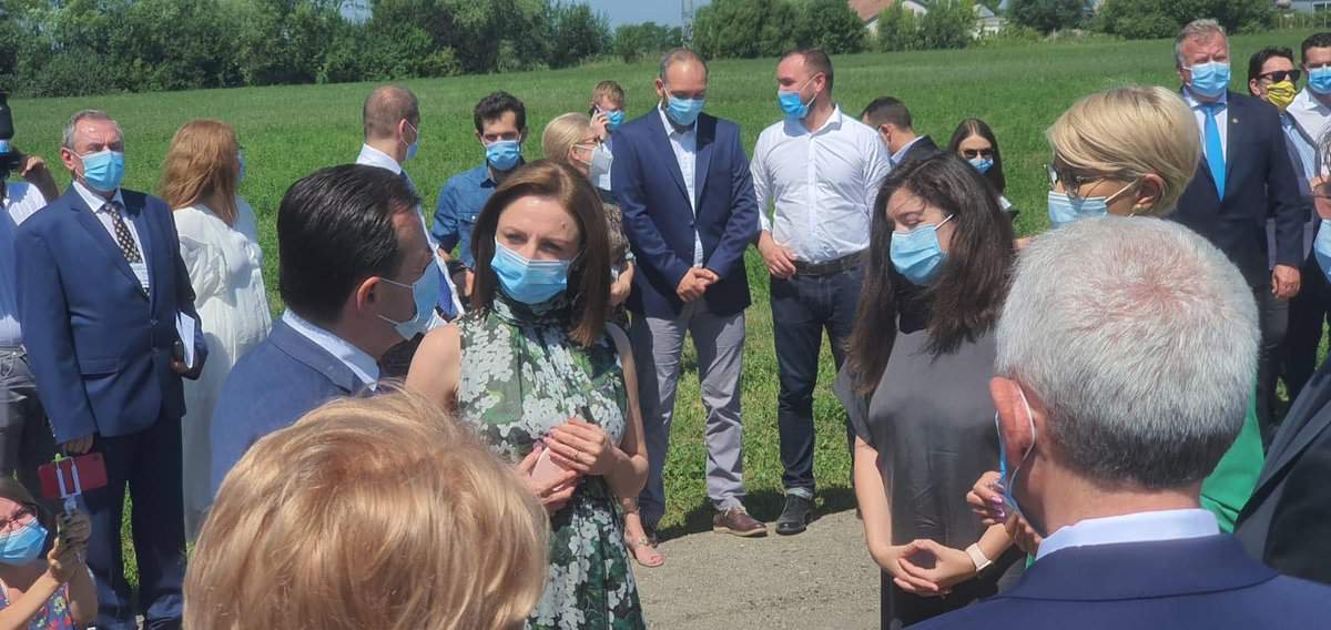 VIDEO - Daniela Câmpean la vizita premierului în locația viitorului spital al Sibiului - "Fără un parteneriat cu Guvernul, proiectul nu ar fi posibil"