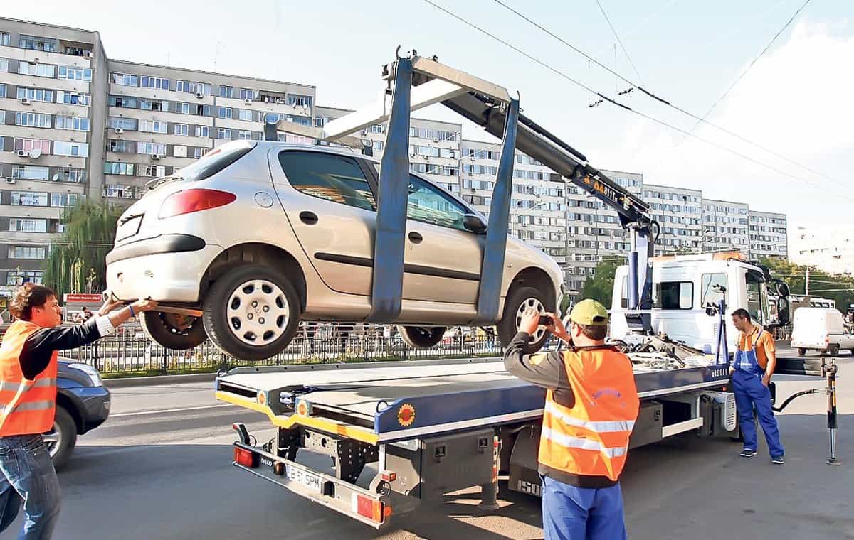 atenție unde parcați - poliția rutiera va putea ridica mașinile lasate pe trotuar