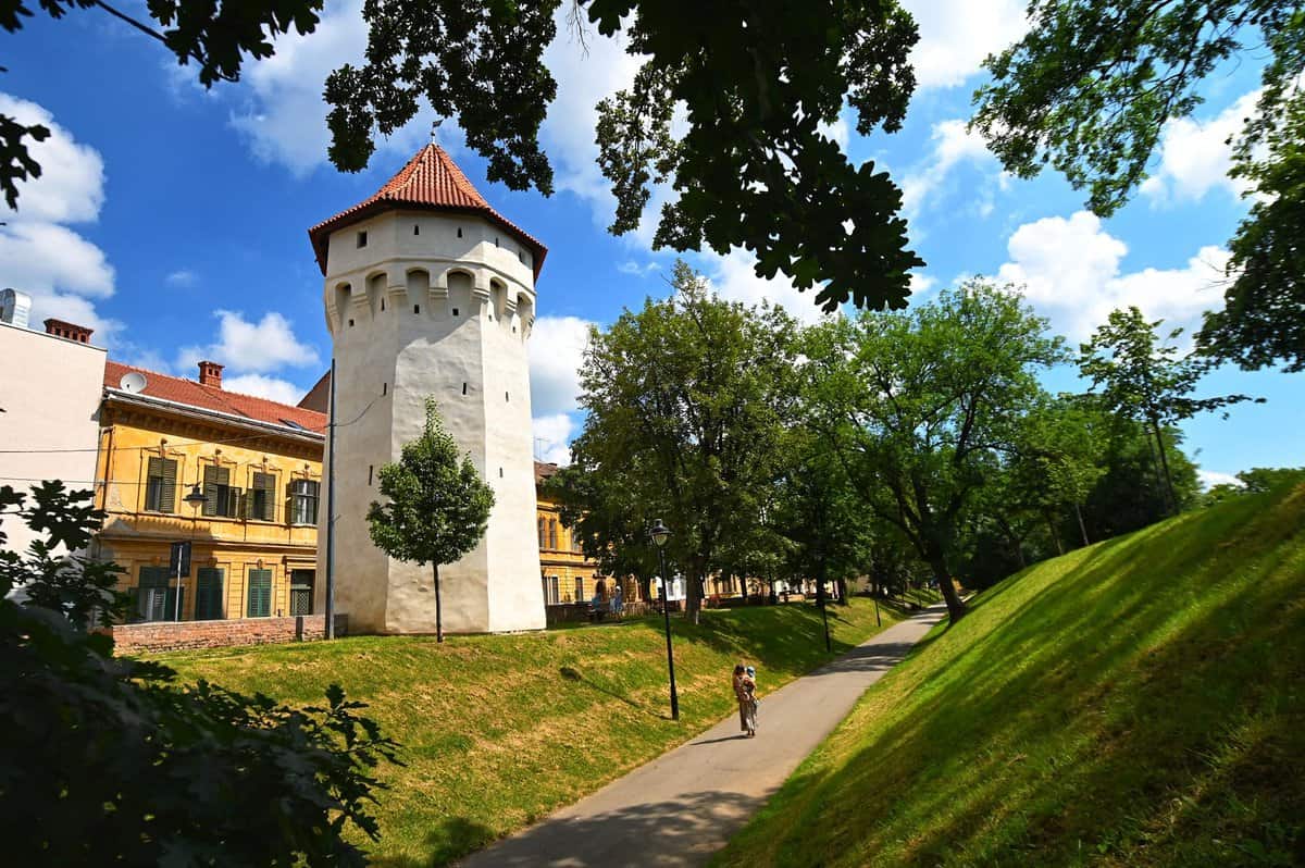 turnurile de pe strada cetății se redeschid publicului pentru vizitare din 1 august