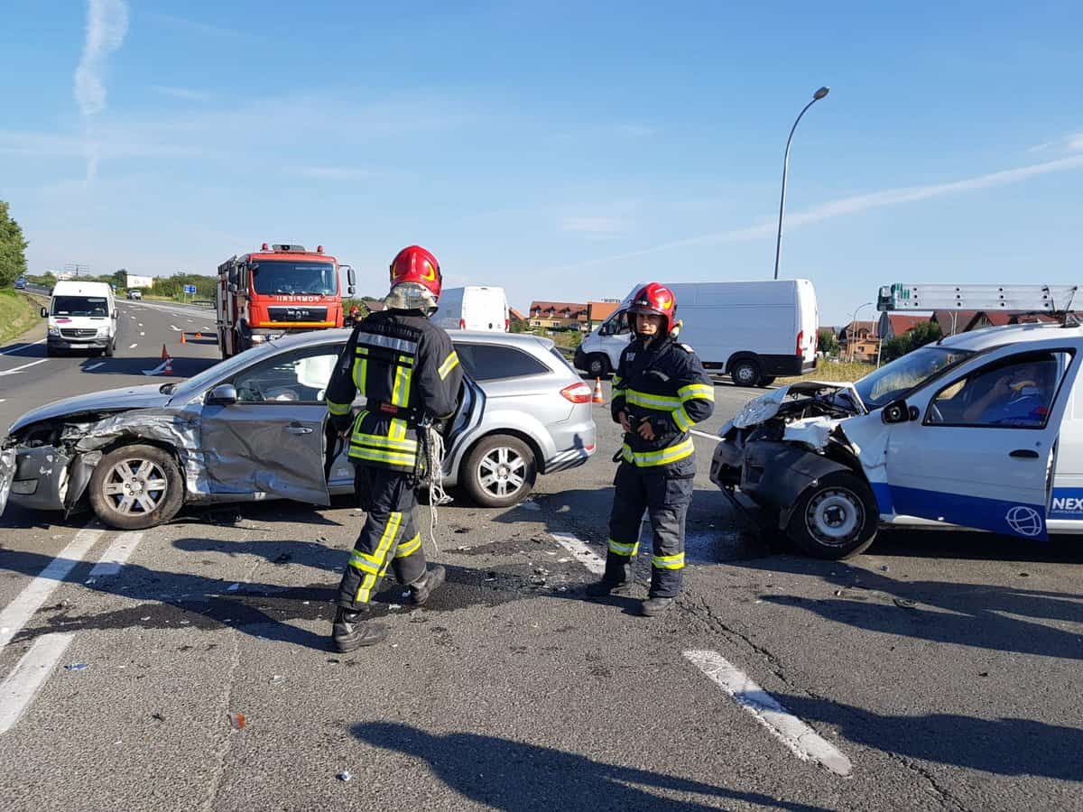 foto accident pe dn 1 la șelimbăr din cauza unui șofer care nu a acordat prioritate