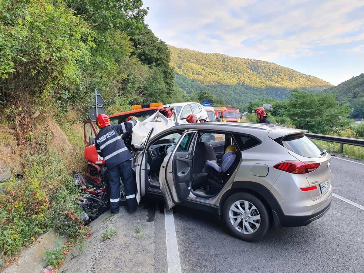 foto accident cu patru victime pe dn 7 la boița - traficul este blocat