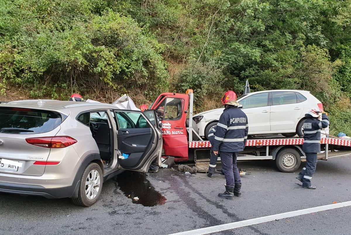 foto accident cu patru victime pe dn 7 la boița - traficul este blocat