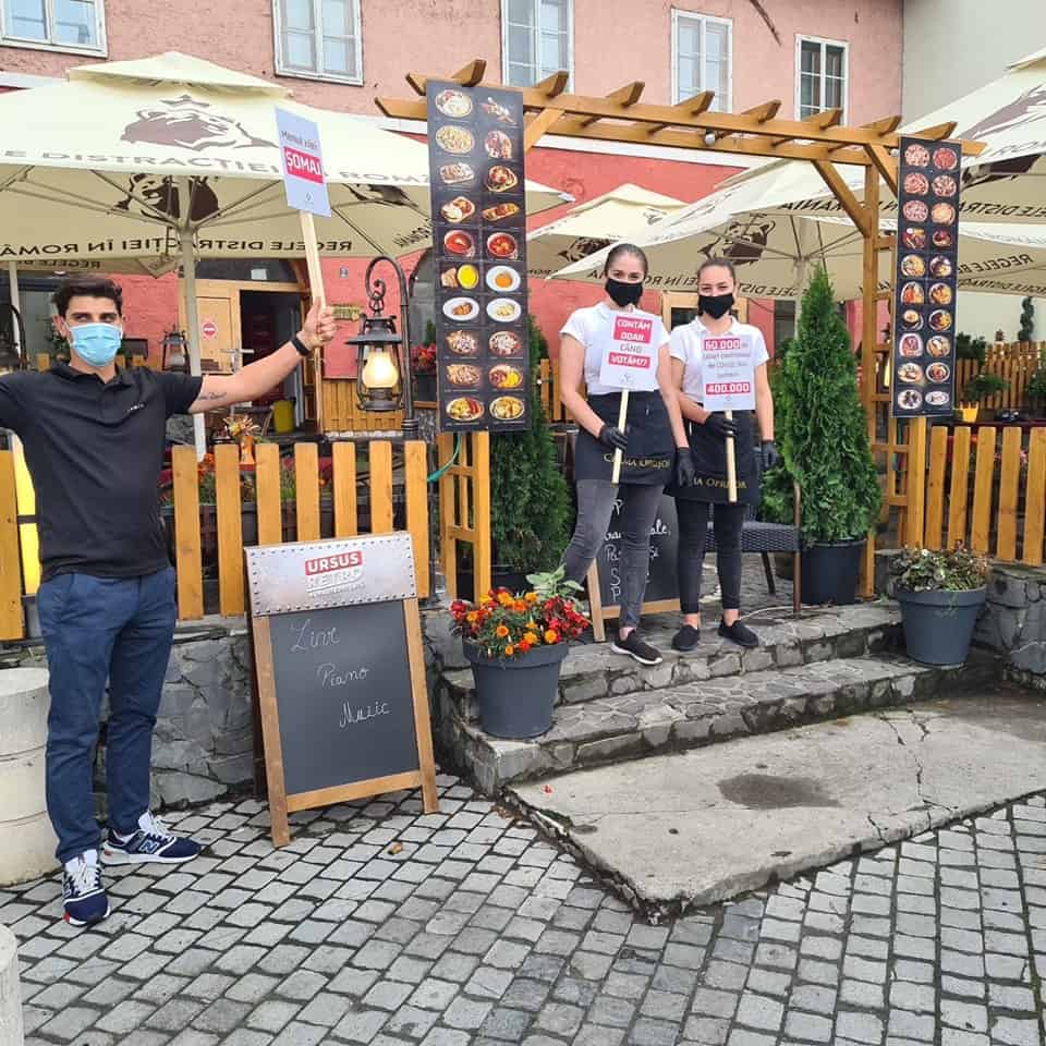 foto: proteste la terasele și restaurantele din sibiu - „o industrie izolată fără a fi testată”