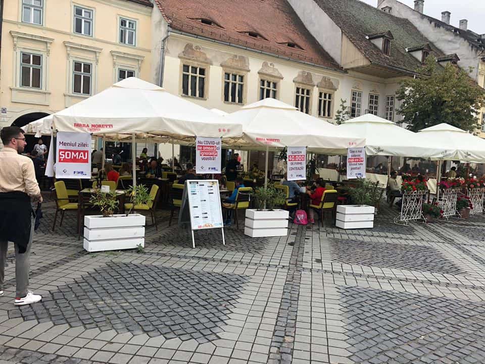 foto: proteste la terasele și restaurantele din sibiu - „o industrie izolată fără a fi testată”