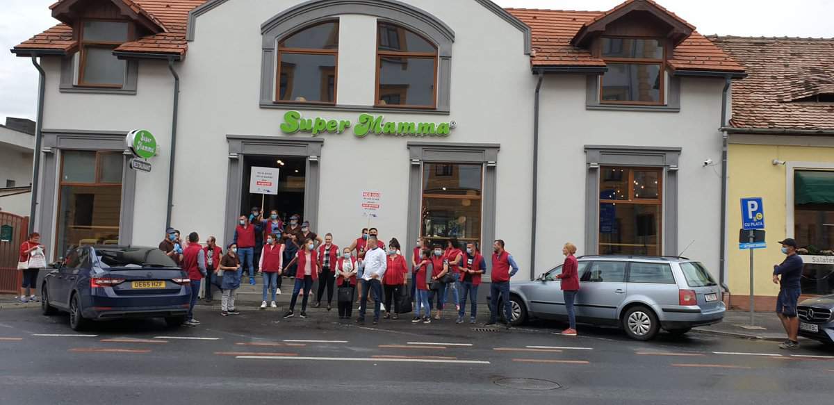 foto: proteste la terasele și restaurantele din sibiu - „o industrie izolată fără a fi testată”