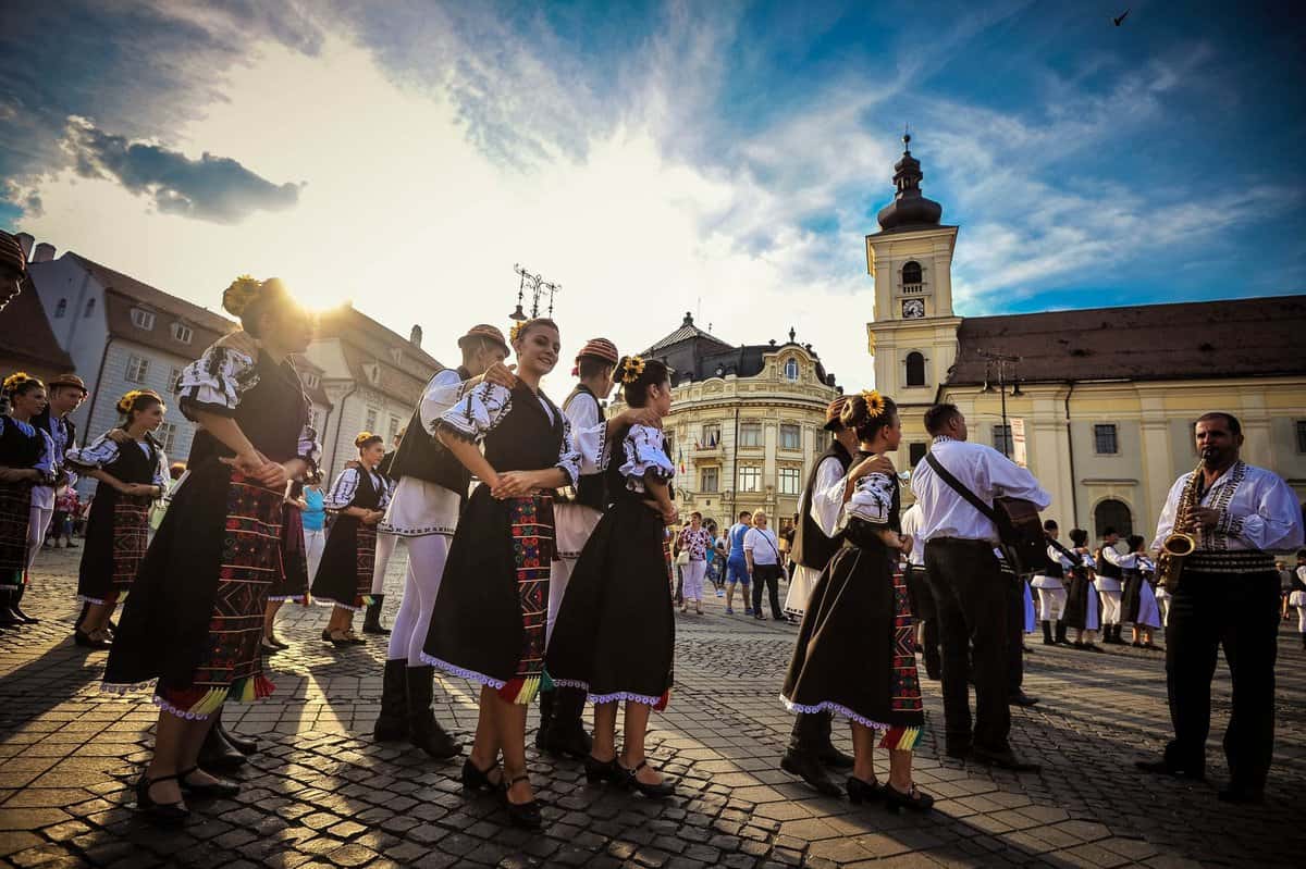 spectacolul „cuvânt și cântec de suflet românesc”, relocat din cauza vremii