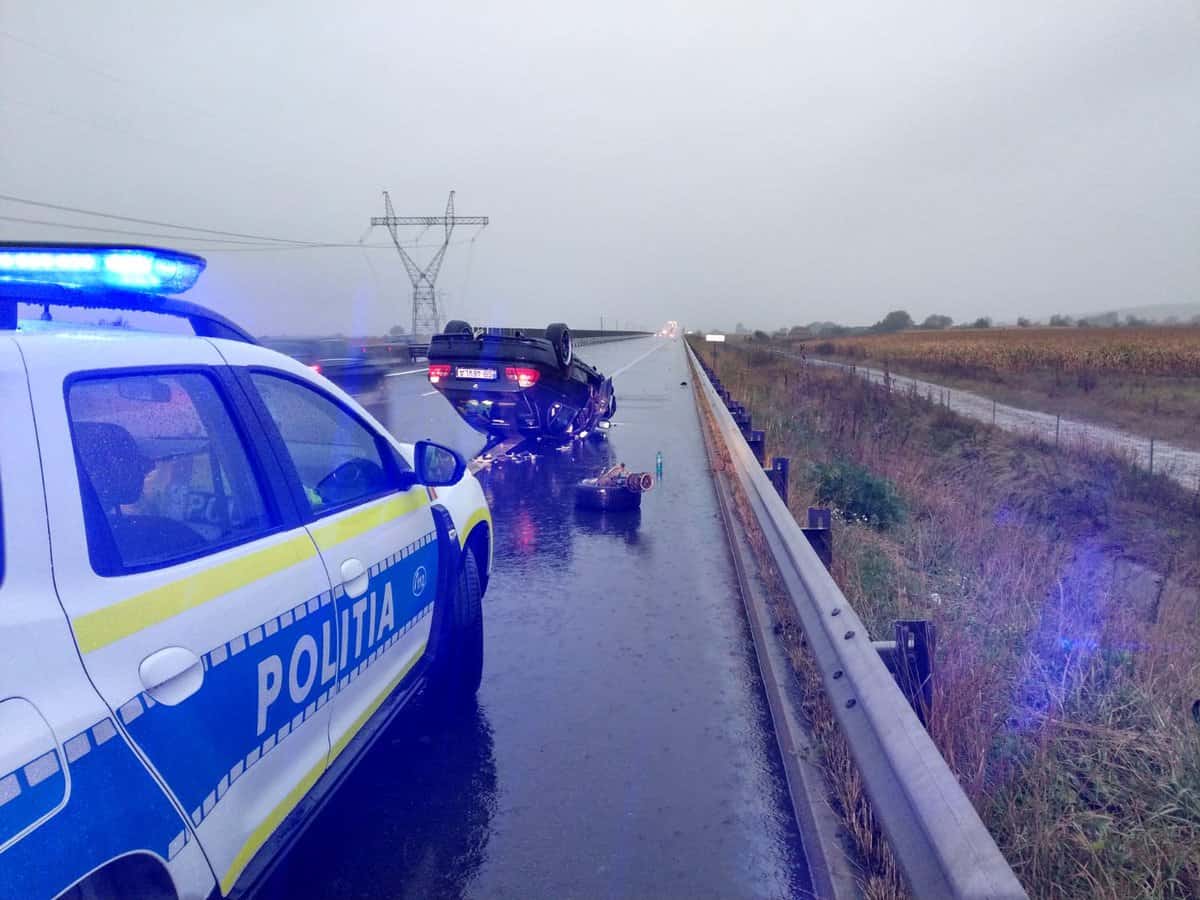 foto mașină răsturnată pe autostradă la sibiu