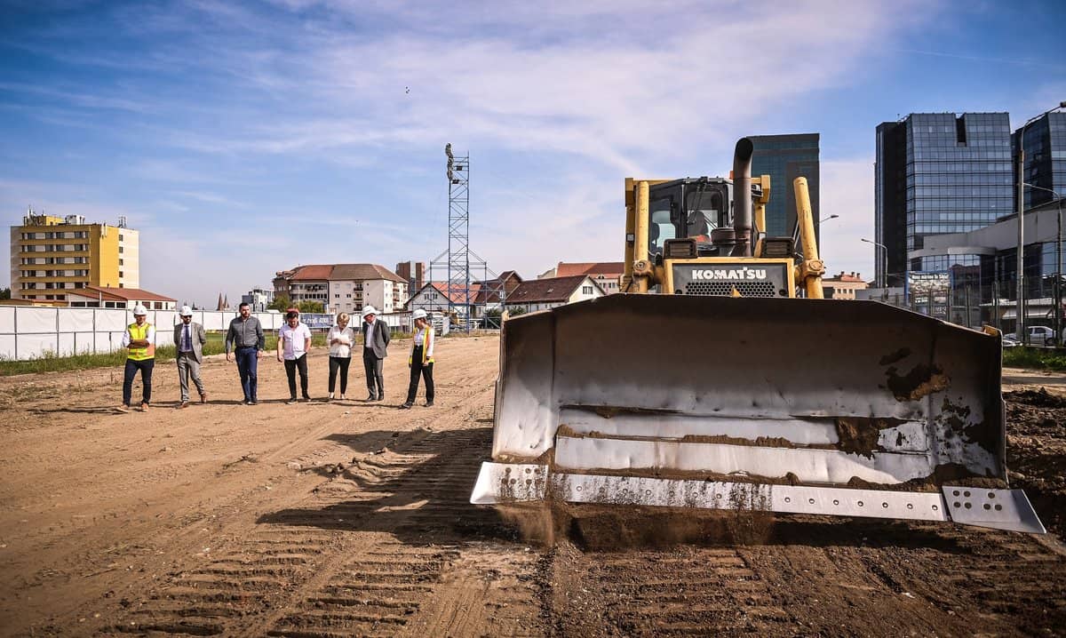 foto video au început lucrările la stadionul municipal. vor dura 18 luni