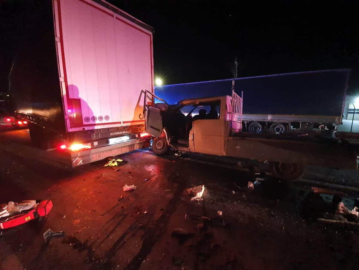 accident rutier pe dn7 în tălmaciu - trei persoane încarcerate