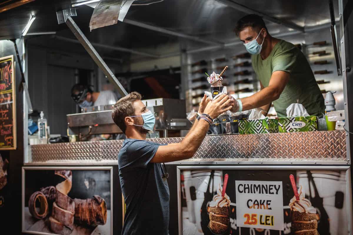 începe ’’foodie - street food cuisine’’ în parcul tineretului - șapte zile de răsfăț culinar cu food truck-uri galonate și muzică bună