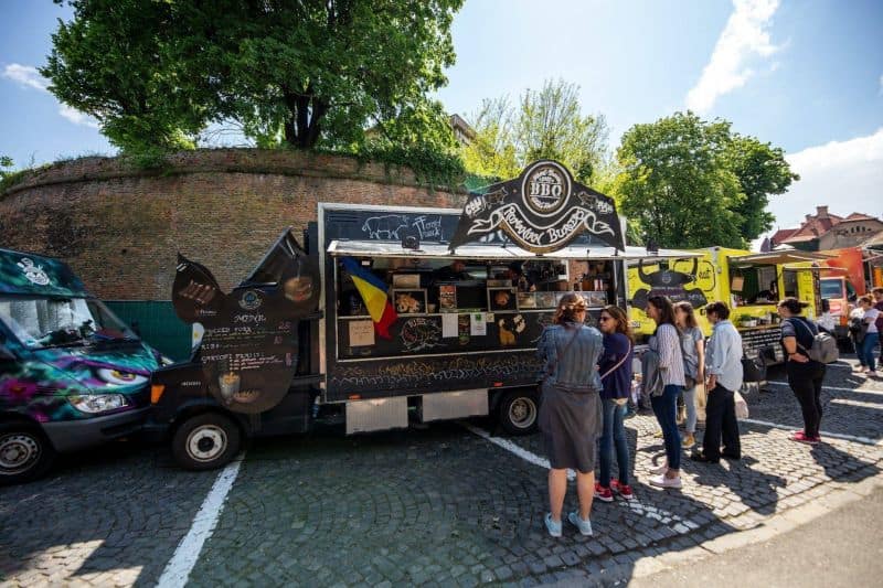 Începe Sibiul de Odinioară - Trei zile cu concerte și street food park în Parcul Tineretului - Talisman și Ducu Bertzi, cap de afiș la festival