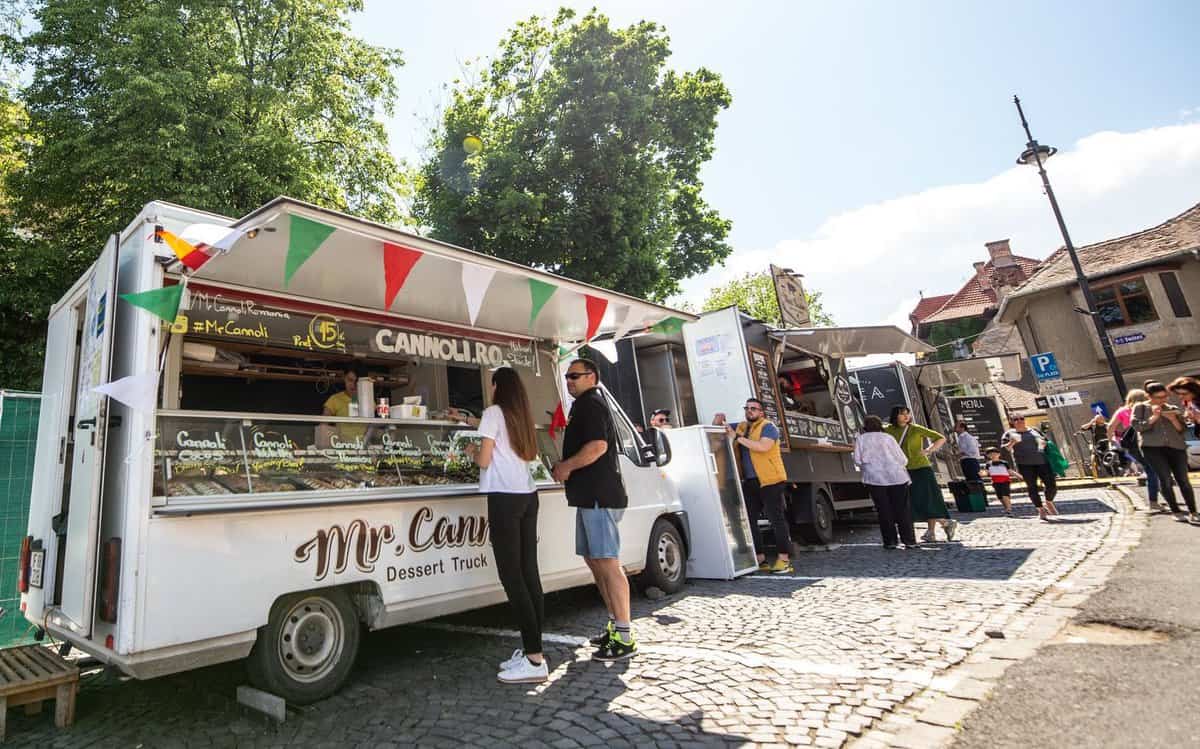 Street Food Park timp de zece zile la Sibiu – Festin culinar, concerte și multe surprize în Parcul Tineretului