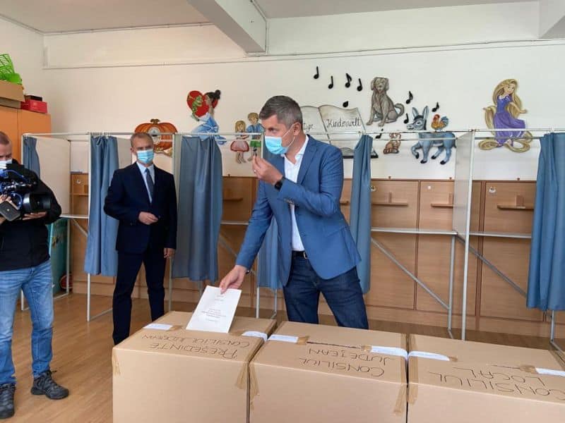 barna, apostoiu și mureșan au votat la grădinița de pe calea poplăcii - mesaj comun: ''ieșiți la vot''