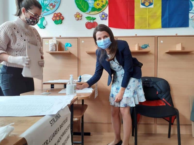 barna, apostoiu și mureșan au votat la grădinița de pe calea poplăcii - mesaj comun: ''ieșiți la vot''