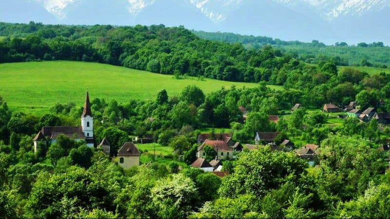 Cel mai frumos sat din Romania este în topul căutărilor turiștilor europeni