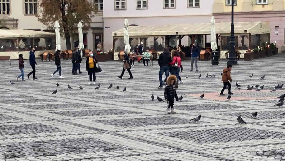 masca de protecție devine obligatorie pe stradă în sibiu