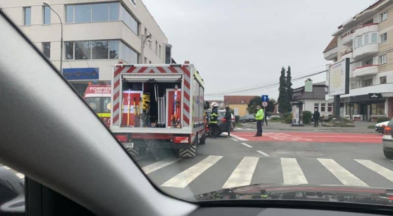 foto accident pe bulevardul victoriei. o femeie dusă la spital