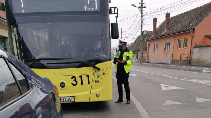 foto razie în târgul obor din sibiu - poliția a dat zeci de amenzi