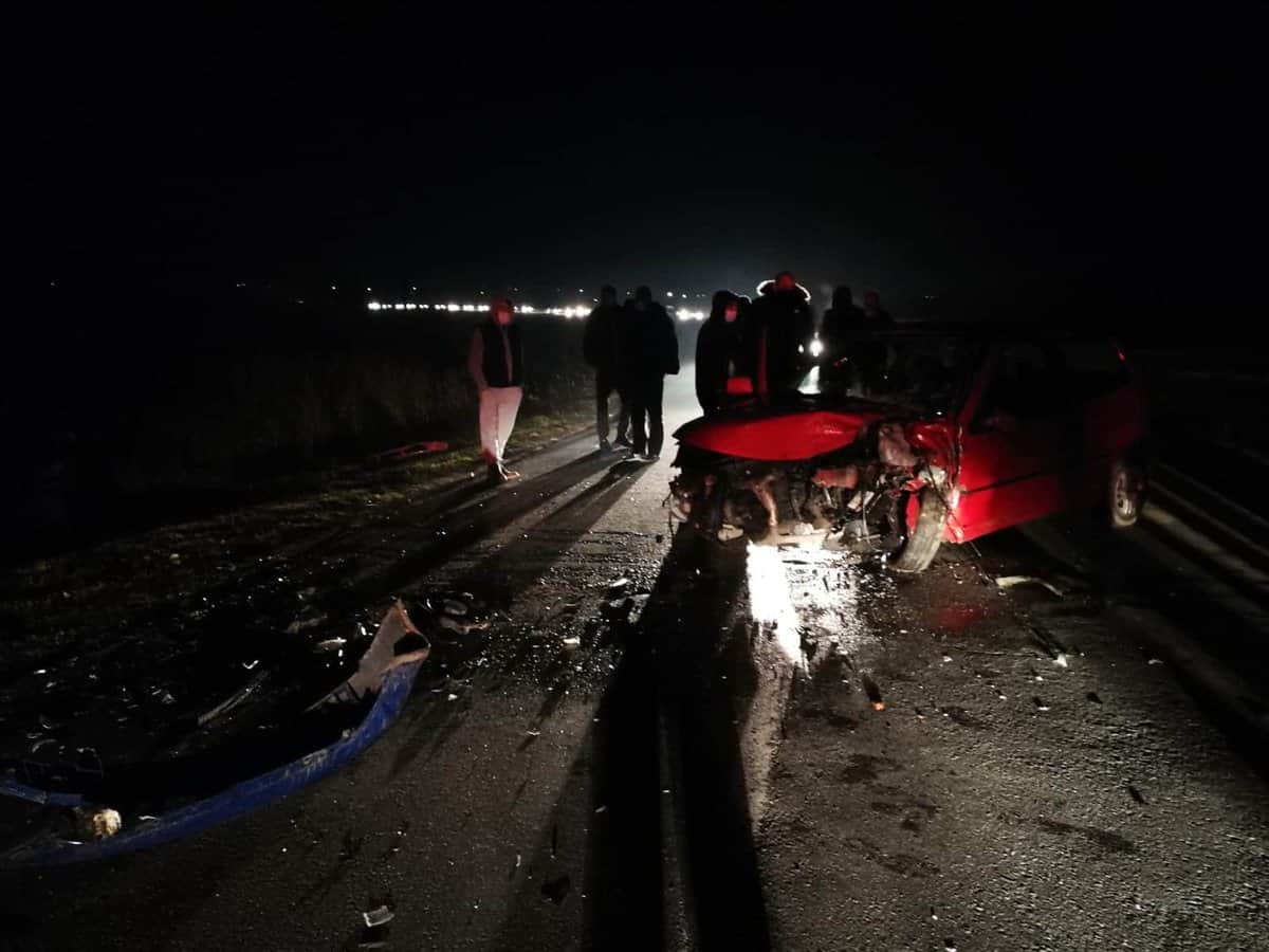 UPDATE FOTO: Șoferi răniți într-un accident între Avrig și Mârșa - Cel vinovat nu avea permis