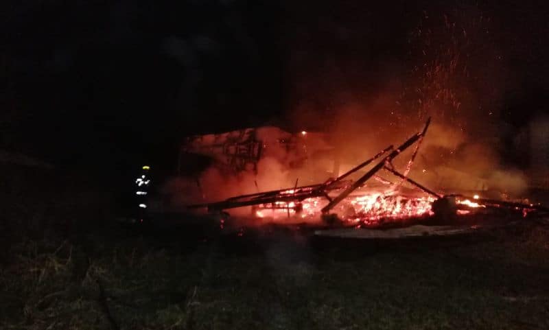 foto saivan din cașolț, incendiat intenționat. se caută autorul