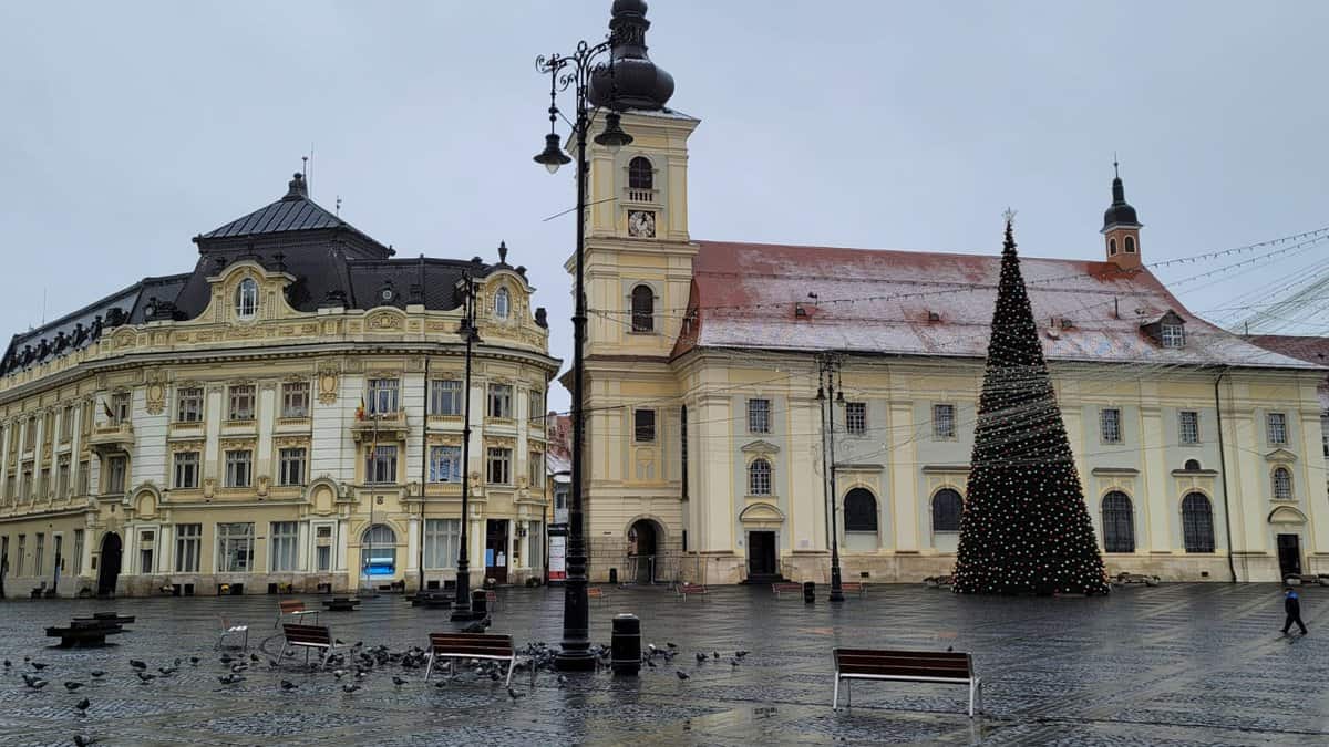 tensiuni la sibiu - ședință la ceas de seară. se decide dacă orașul rămâne în carantină