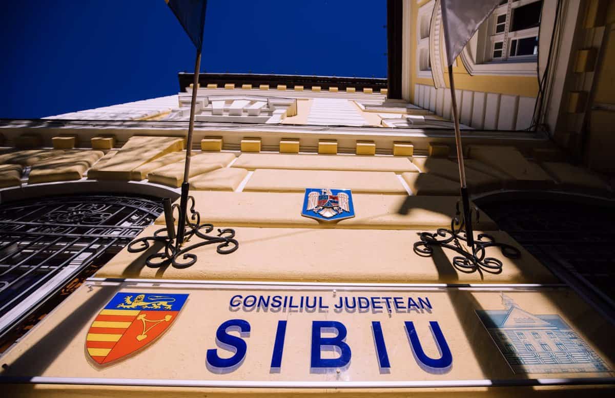 cj sibiu invită sibienii la dezbatere privind chestionarul "fă-ți vocea auzită de autorități!”