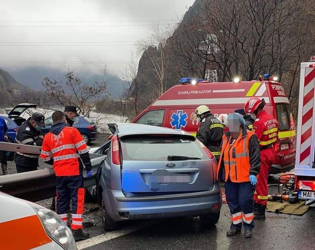 accident pe valea oltului la călimănești - o persoană rănită