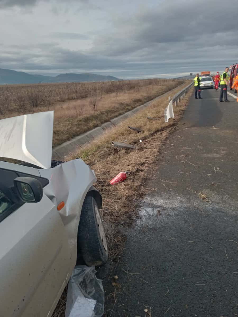 VIDEO: Accident pe Autostrada Sibiu - Deva. Mașină înfiptă în parapet