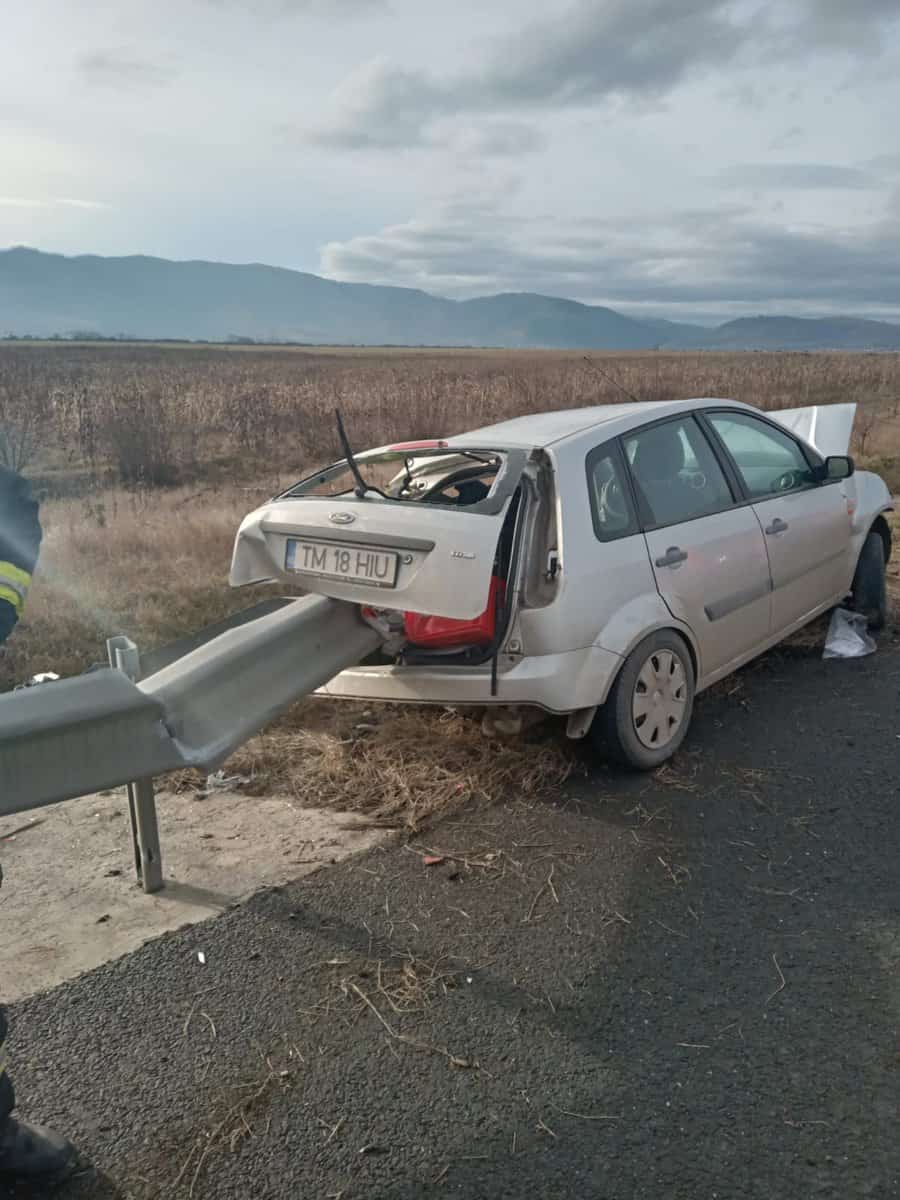 VIDEO: Accident pe Autostrada Sibiu - Deva. Mașină înfiptă în parapet