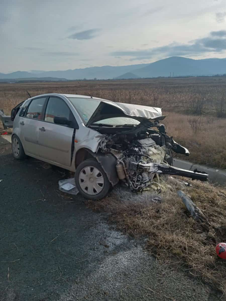 VIDEO: Accident pe Autostrada Sibiu - Deva. Mașină înfiptă în parapet