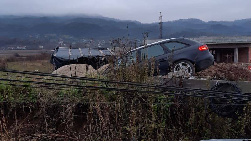 update accident între râmnicu vâlcea și sibiu. șoferul are carnetul suspendat