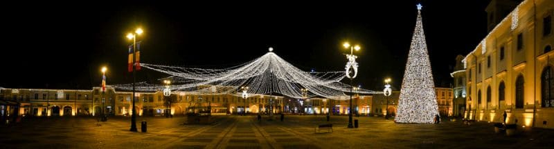 video foto - atmosfera de sărbători - sibiu 2019 versus 2020 - anul trecut plin de viață, acum pustiu și trist