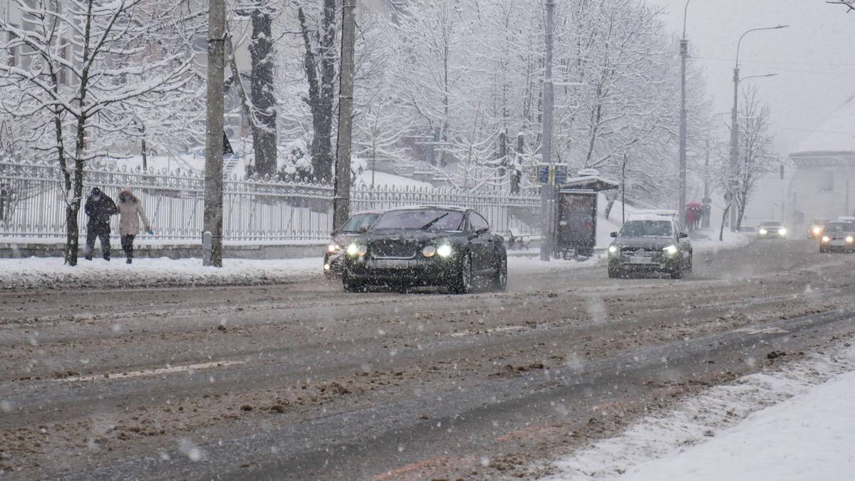 foto video - sibiul sub nămeți - străzi înzăpezite și haos în trafic din cauza zăpezii