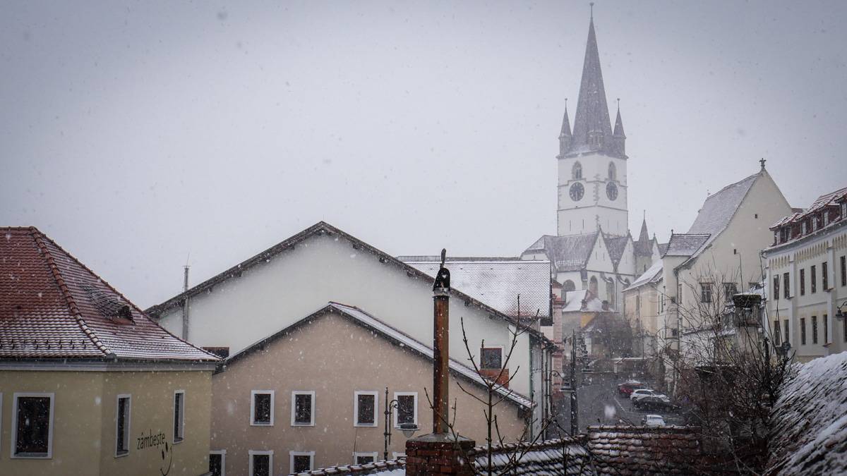 ninge toată săptămâna la sibiu - temperaturi de iarnă