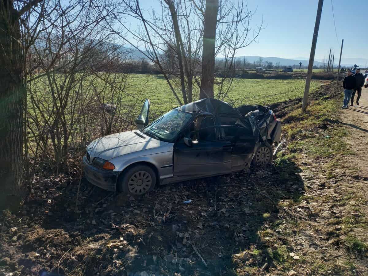 foto: accidentul de la fofeldea - doua victime inconștiente duse la spital