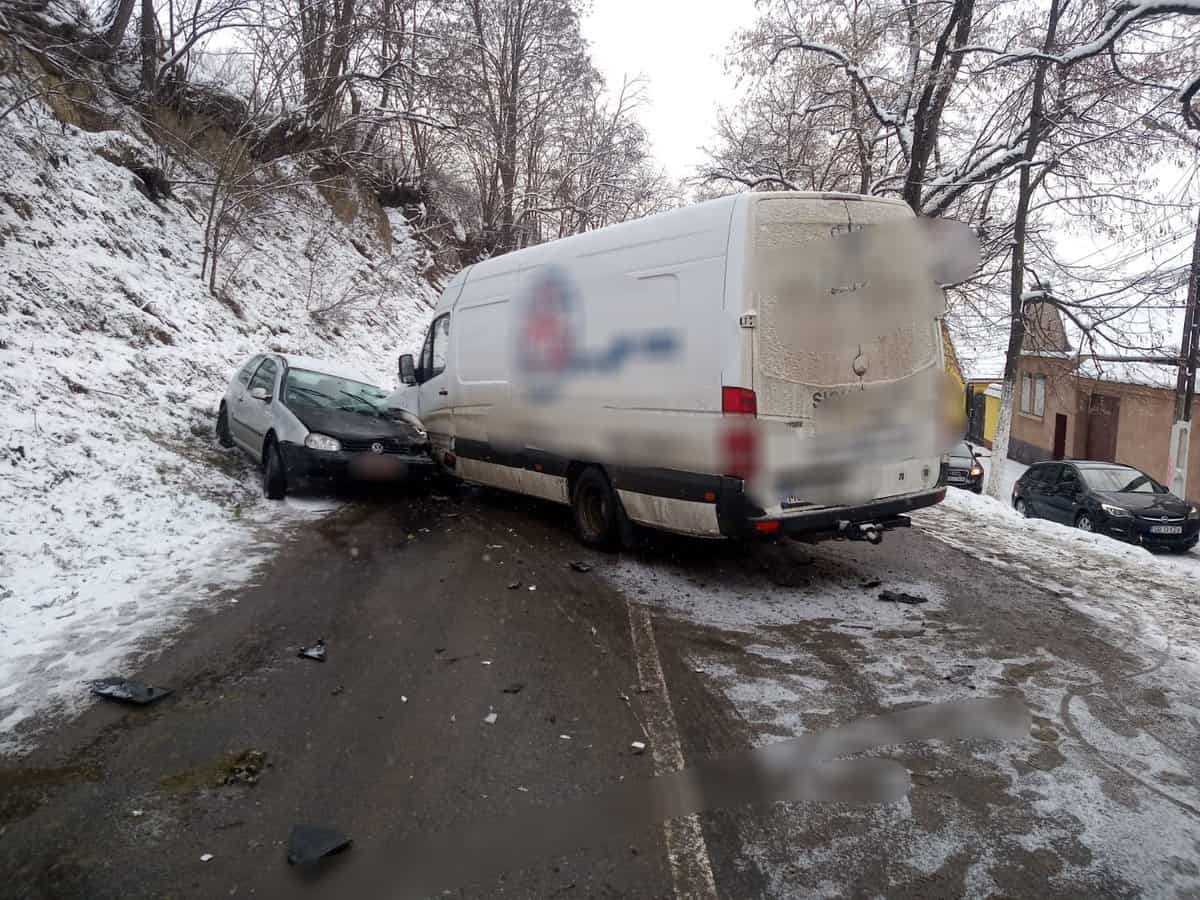 accident grav la laslea - doi răniți duși la spital