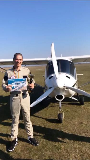 Dacian, pilotul campion al aeroclubului Sibiu - ”Îmi e frică de înălțimi, dar zborul e altceva”