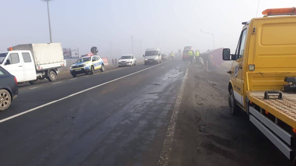 foto accident cu trei mașini la avrig - o femeie însărcinată printre răniți