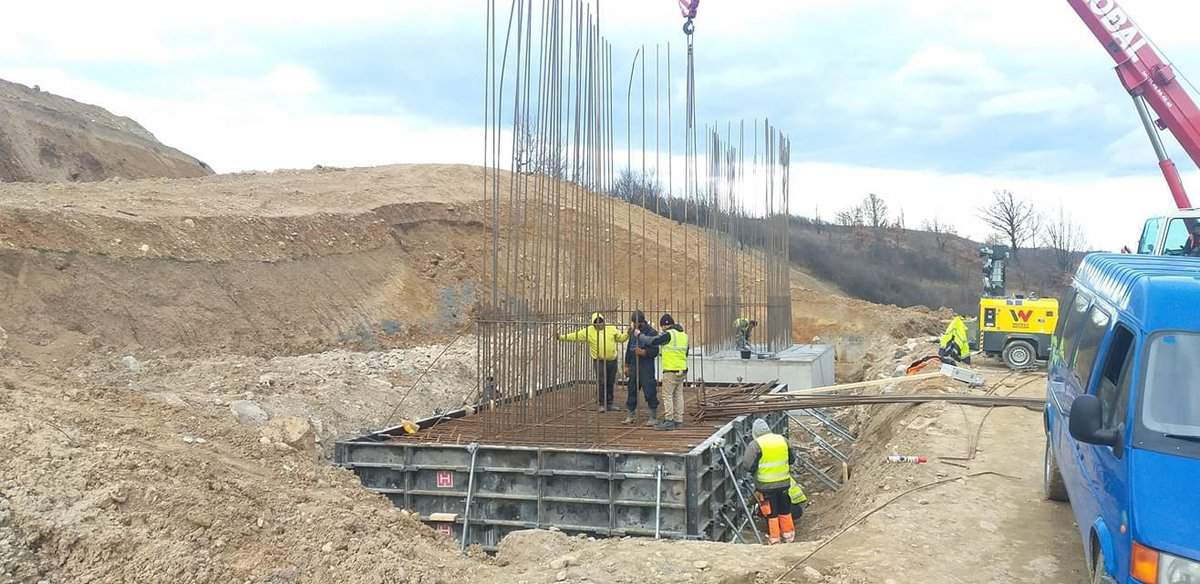 FOTO: Stadiul lucrărilor la autostrada Sibiu - Boița. Se lucrează la foc automat